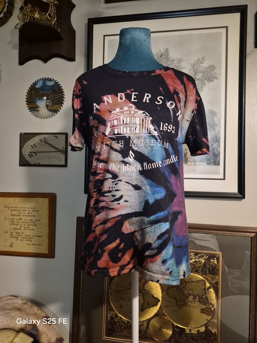 Hocus Pocus Sanderson Witch Museum Black Flame Candle T-Shirt Size Large